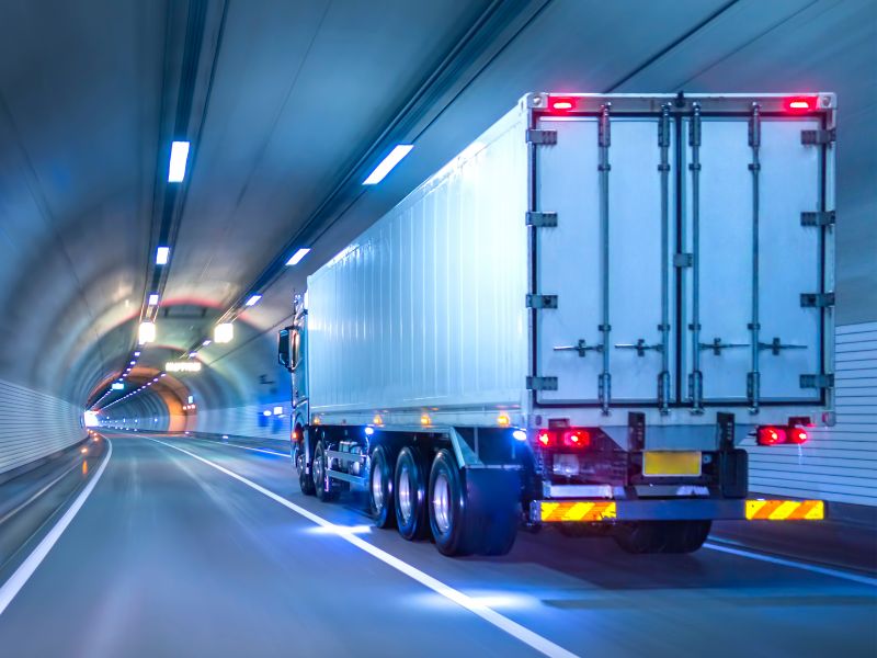 ¿Qué es la LCTTM y cómo afecta a tus contratos de transporte?